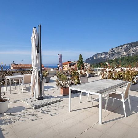 La Rocca Suite Garda  Exterior foto